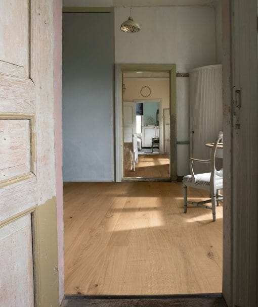 Oak Nouveau White Bedroom